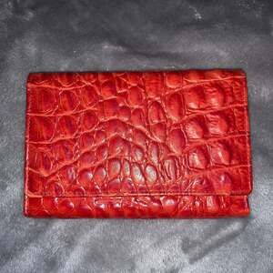 Grasseli ~ Red Croc Embossed Leather Tri-fold Wallet